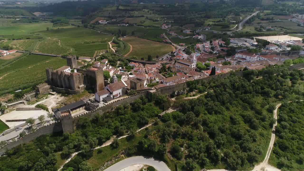 vista aérea de la ciudad medieval de obidos, portugal
