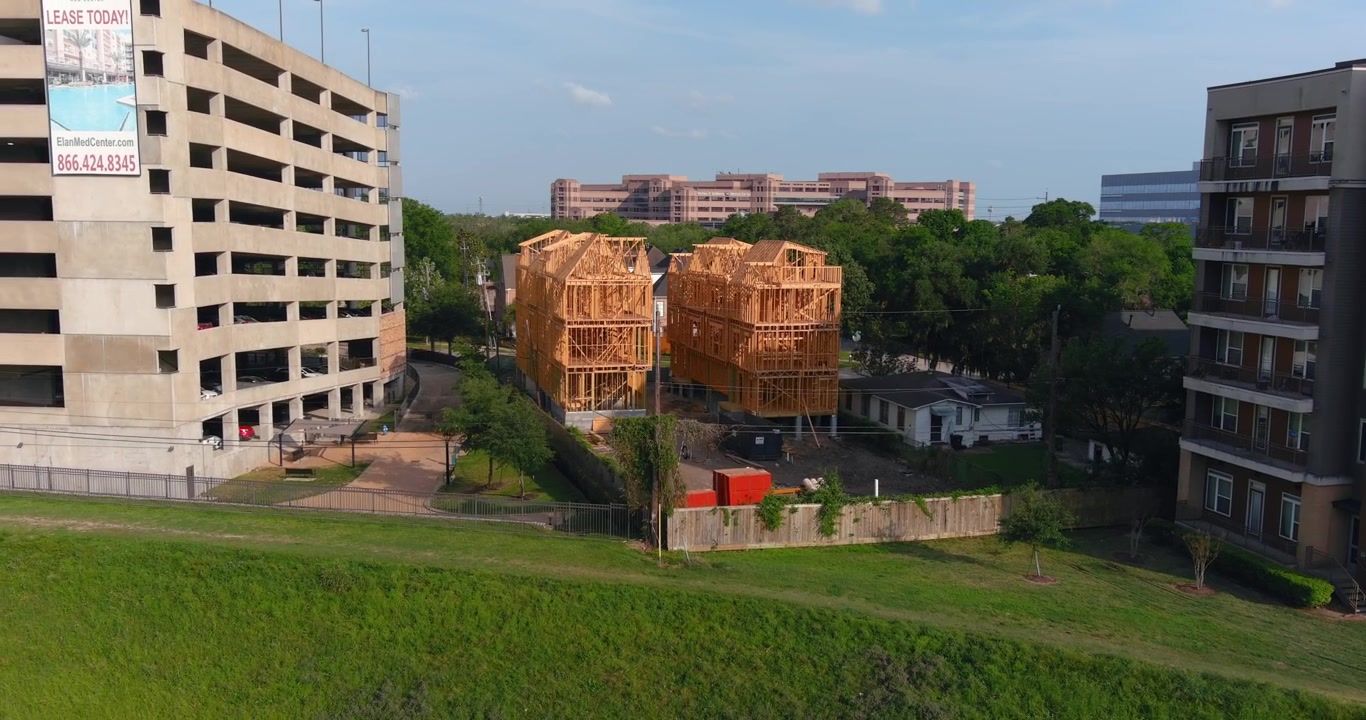 Nuove case in costruzione nell'area del Texas Medical Center