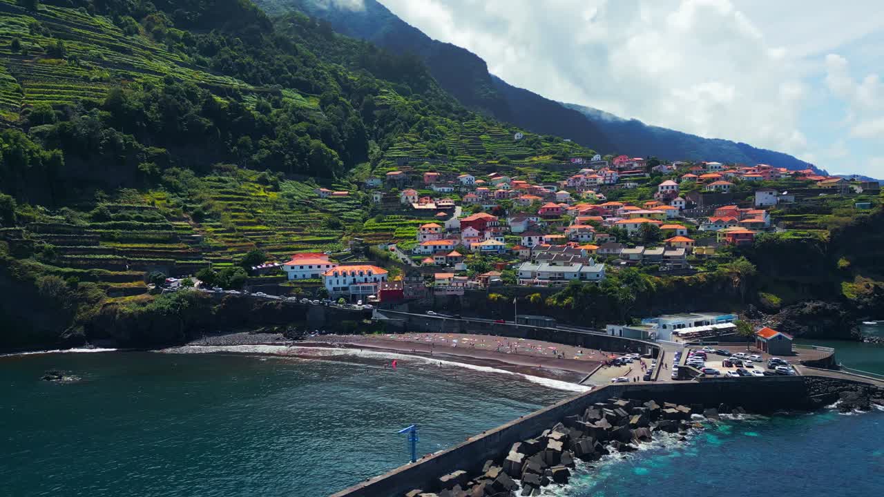Casas en laderas, propiedades en islas, costa atlántica, Seixal Madeira