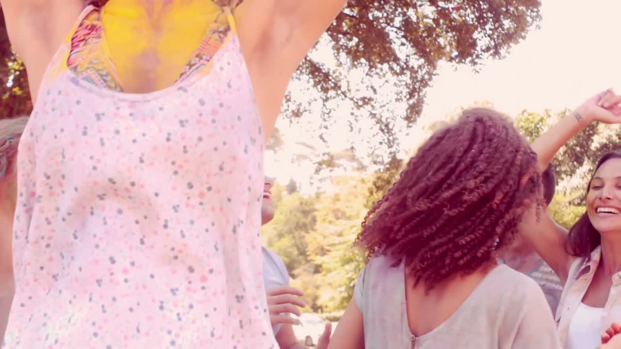 파우더 페인트로 재미를 느끼는 친구들