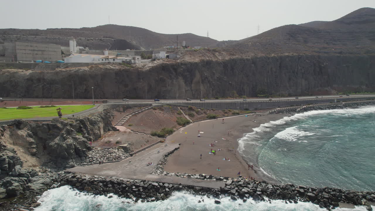 la playa de laja desde arriba: vistas aéreas de las palmas, gran canaria en primavera