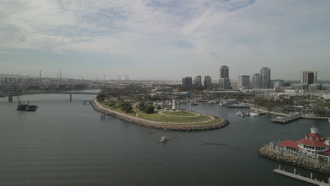 Flying-through-Long-Beach,-California