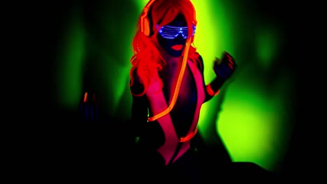 UV-Woman-03