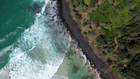 océano turquesa en el cabo de finger en nueva gales del sur, australia - de arriba hacia abajo