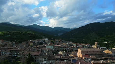 Beautiful-blue-sky-over-town-of-La-pobla-de-Lillet-in-Catalonia,-Spain