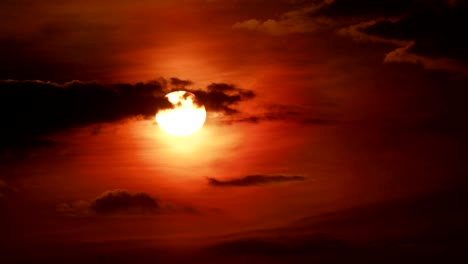 panorama dorado del atardecer con lapso de tiempo 4k
