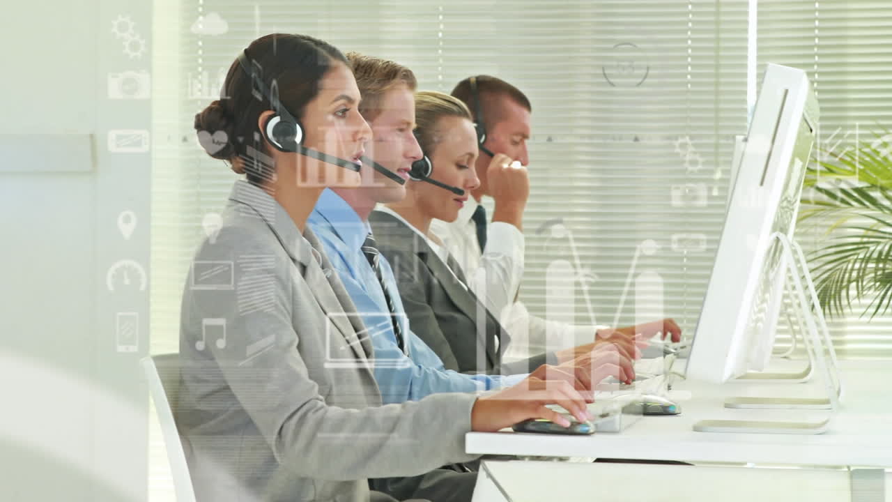 animación de la interfaz digital y el procesamiento de datos sobre personas de negocios que usan auriculares telefónicos