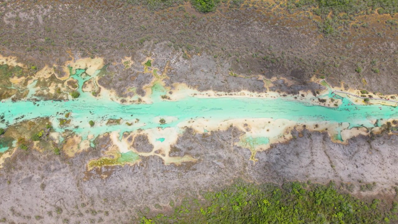 Vista de gran altitud de Los Rápidos de Bacalar.