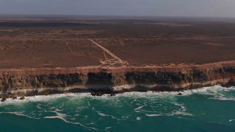 Waves-splashing-below-the-steep-cliffs