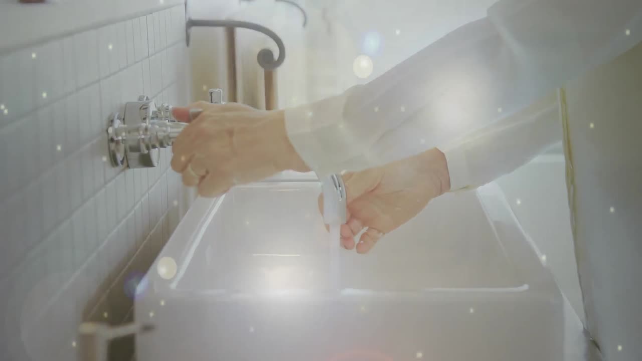 매크로 코로나바이러스 코로나19 세포가 퍼지는 애니메이션 사람이 싱크대에서 손을  ⁇ 고 있다