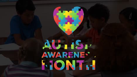 animación de elementos de rompecabezas multicolores que forman el corazón símbolo del mes de concienciación sobre el autismo