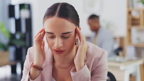 Agotamiento,-Dolor-De-Cabeza-En-La-Oficina-Y-Estrés-Femenino