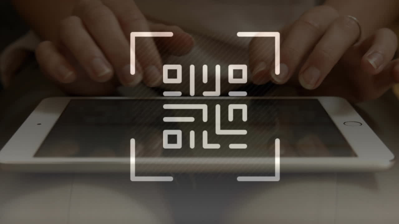 animación del código qr y de la persona que utiliza la tableta