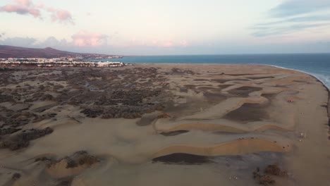 Las-Dunas-De-Arena-Se-Encuentran-Con-El-Océano-Atlántico-8