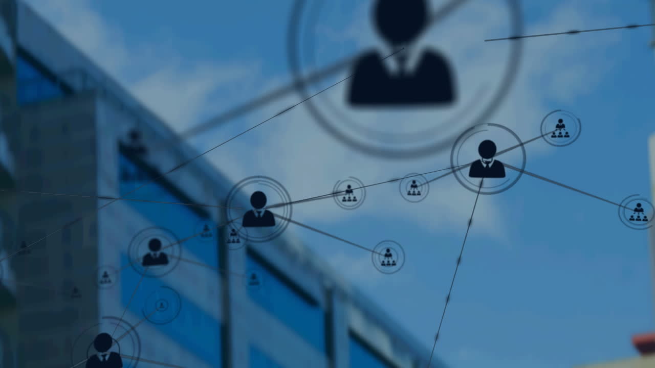 red de iconos de perfil contra edificios altos en el fondo