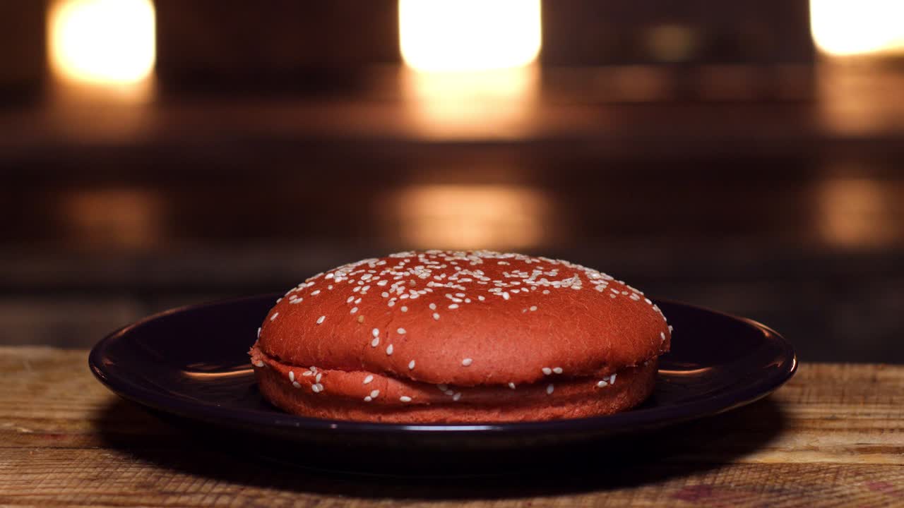hamburguesa de semilla de sésamo roja