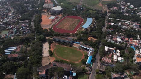 Temprano-En-La-Mañana-Se-Realizó-Una-Filmación-De-Video-Aéreo-En-El-Estadio-De-Cricket-Ubicado-En-La-Ciudad-De-Pondycherry,-Una-Antigua-Colonia-Francesa.