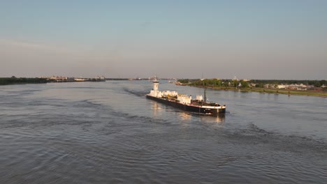 barge and push boat underway in new orleans