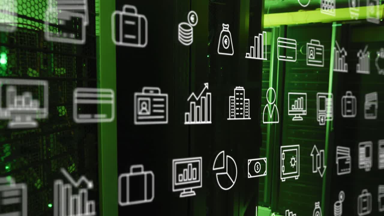반복되는 비즈니스 및 미디어 아이콘이 어두운 서버 에서 녹색으로 켜진 컴퓨터 서버를 이동합니다.