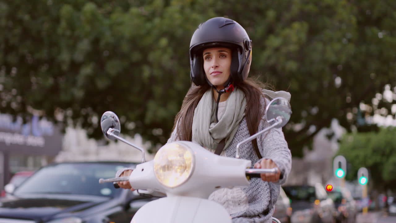 내 스쿠터는 나를 여러 곳으로 데려다줍니다.