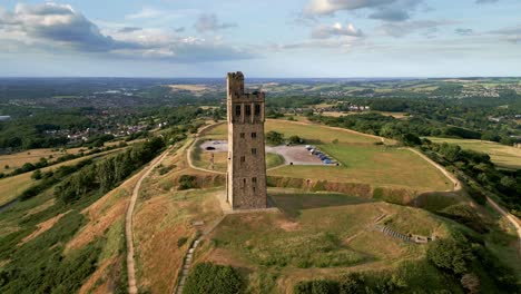 Drohnenaufnahmen-Von-Ariel-Vom-Castle-Hill-Im-Großstadtbezirk-Kirklees,-West-Yorkshire