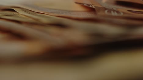 macro asombroso de una gran cantidad de billetes de 50 euros en efectivo