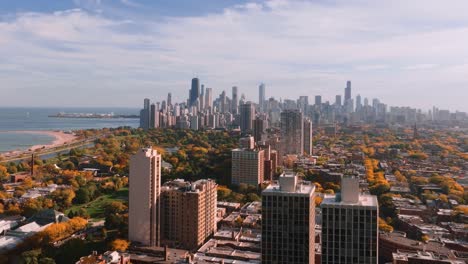 Luftaufnahme-Der-Skyline-Von-Chicago-Vom-Lincoln-Park-Im-Herbst