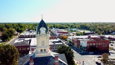 monroe, north carolina, luftaufnahme des gerichtsgebäudes des union county