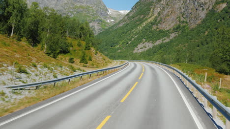 Go-Along-The-Scenic-Road-Among-The-Mountains-Of-Norway-First-Person-View