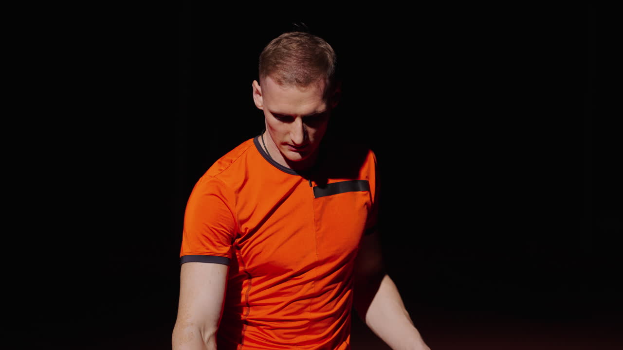 atleta en posición de salida para un sprint