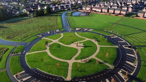 diseño de camino de cementerio circular moderno vista aérea jardín artístico de descanso órbita inversa derecha