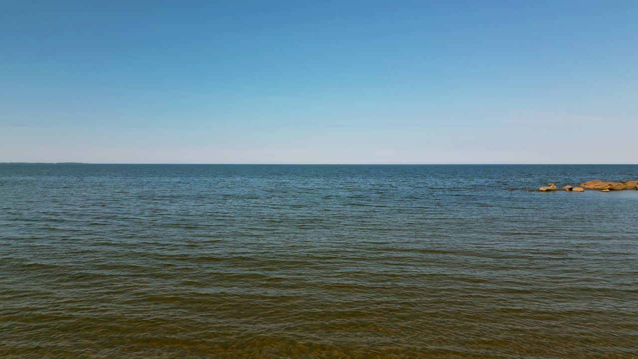 핀란드 서쪽 해안,  ⁇ 르켄 군도 및 발트해의 투명한 물