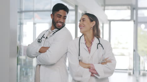 Médico,-Equipo-Feliz-Y-Atención-Sanitaria.