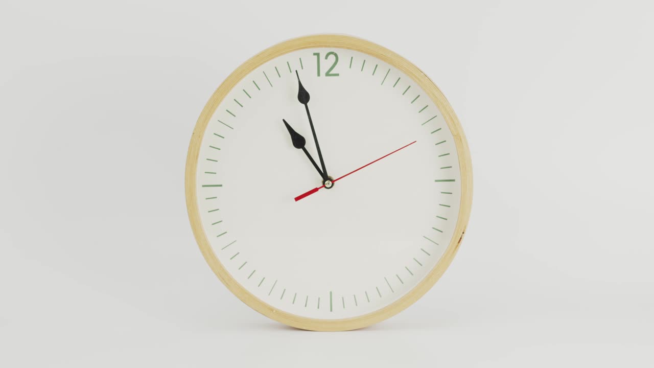 Wall clock 10.59 am. or pm.