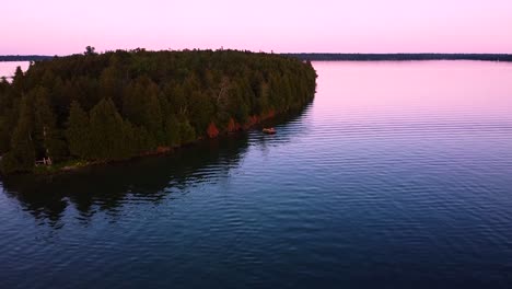 Slow-pan-toward-Marquette-Peninsula,-Michigan