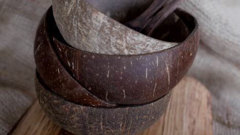 cuencos de coco, utensilios naturales