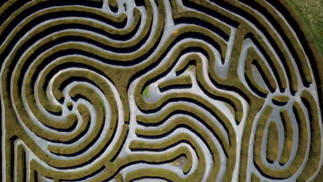 vista aérea hacia abajo del laberinto del jardín, el laberinto de la paz