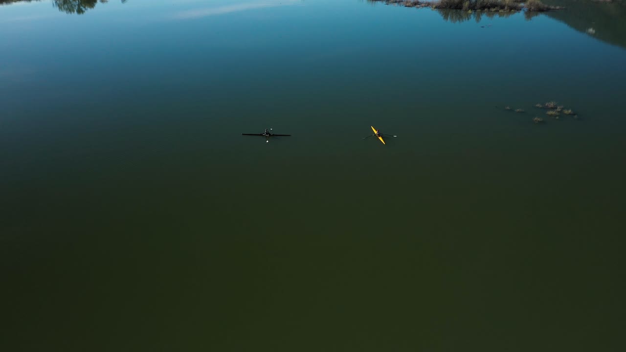 배를 젓는 승무원의 조감도