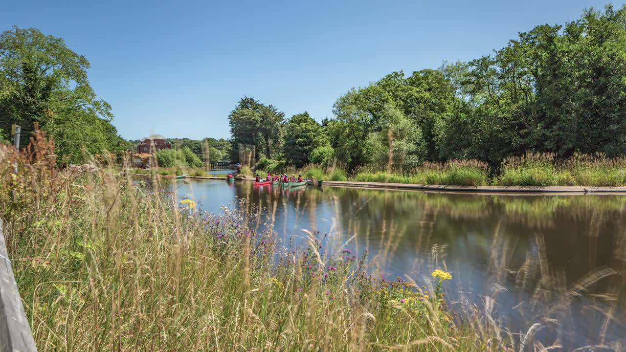 러스워프 유람선, 리버 에스크, 파티 하강 슈트 위어