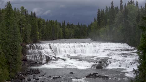 Wide-angel-shot-of-the-waterfall-'Dawson-Falls',-located-on-the-Murtle-River-in-Wells-Gray-Provincial-Park,-British-Columbia,-Canada