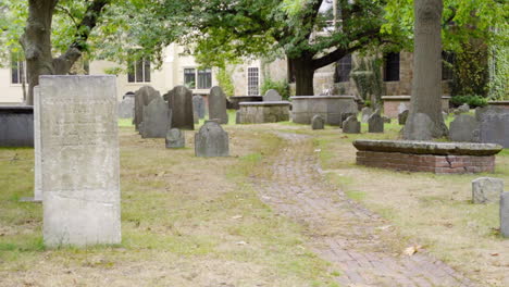 Headstones-from-one-of-the-oldest-cemeteries-in-the-United-States