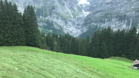 Beautiful-view-from-cable-car-moving-in-Grindelwald,-Switzerland