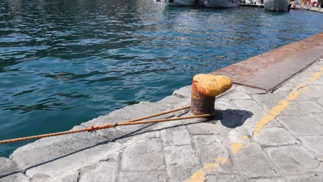 bollard securing ropes at sorrento waterfront