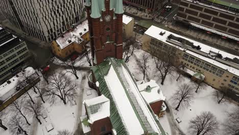 Establishing-shot-revealing-elegant-and-charming-old-church-in-beautiful-historical-Stockholm