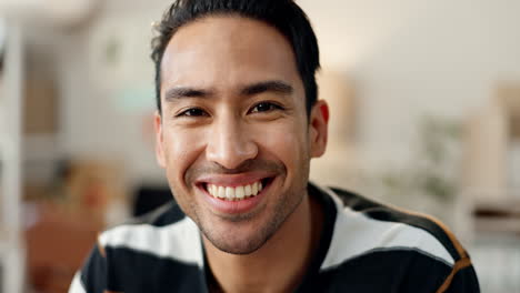 Glücklicher-Asiatischer-Mann,-Gesicht-Und-Lächeln-Des-Kreativen