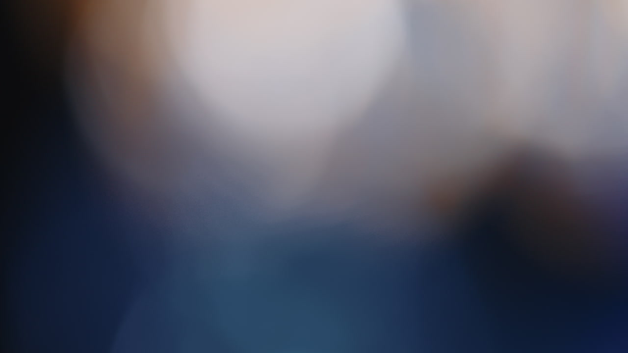 다채로운 빛은 검은 바탕에 4k 영상을 유출합니다. 비디오 전환을 스타일링하는 보케 효과.