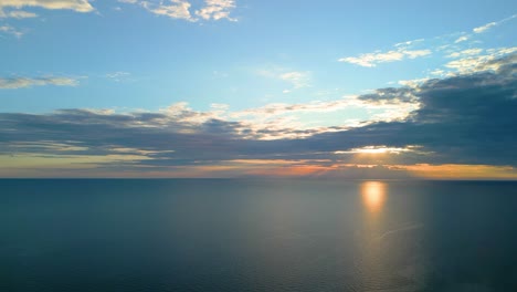 sunset from the air clean scena, sea, blue sky, copy space