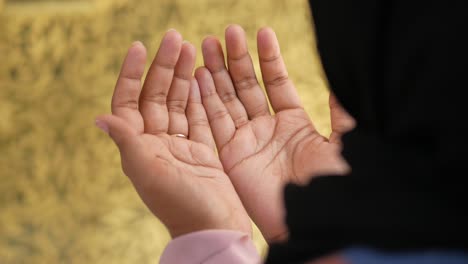 woman praying