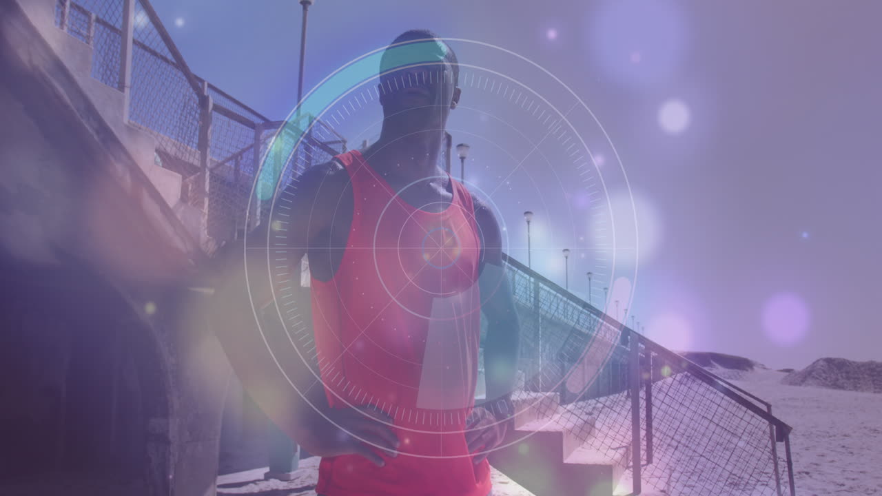 escáner redondo y puntos brillantes de luz contra afroamericano hombre en forma de pie en la playa