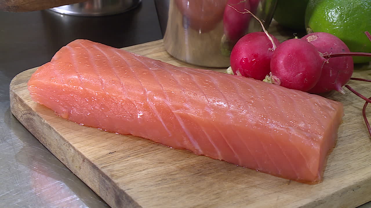 Sliced Salmon with Radishes and Lime